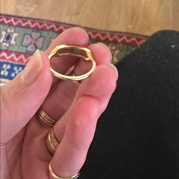 14k Gold Shield Ring - Picture 4 of 4